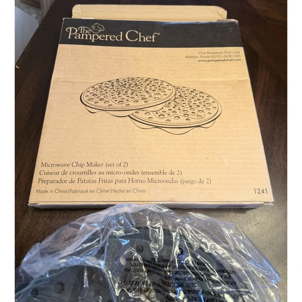 Pampered Chef Silicone Two-Piece Microwave Potato Apple Chip Maker 1241 NIB